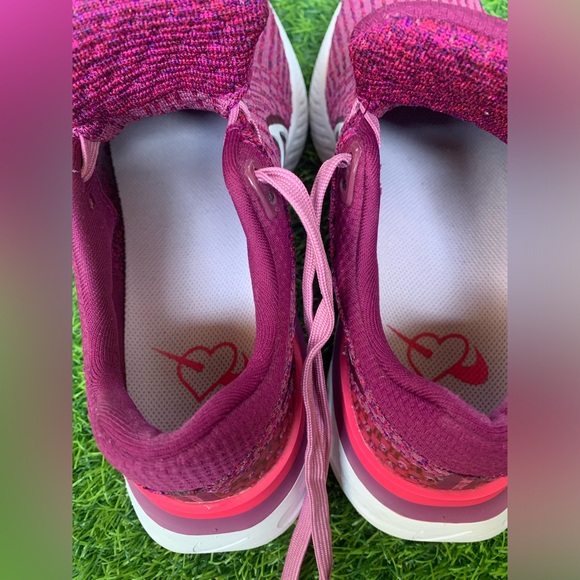 Nike women Magenta Sneakers - Picture 6 of 7